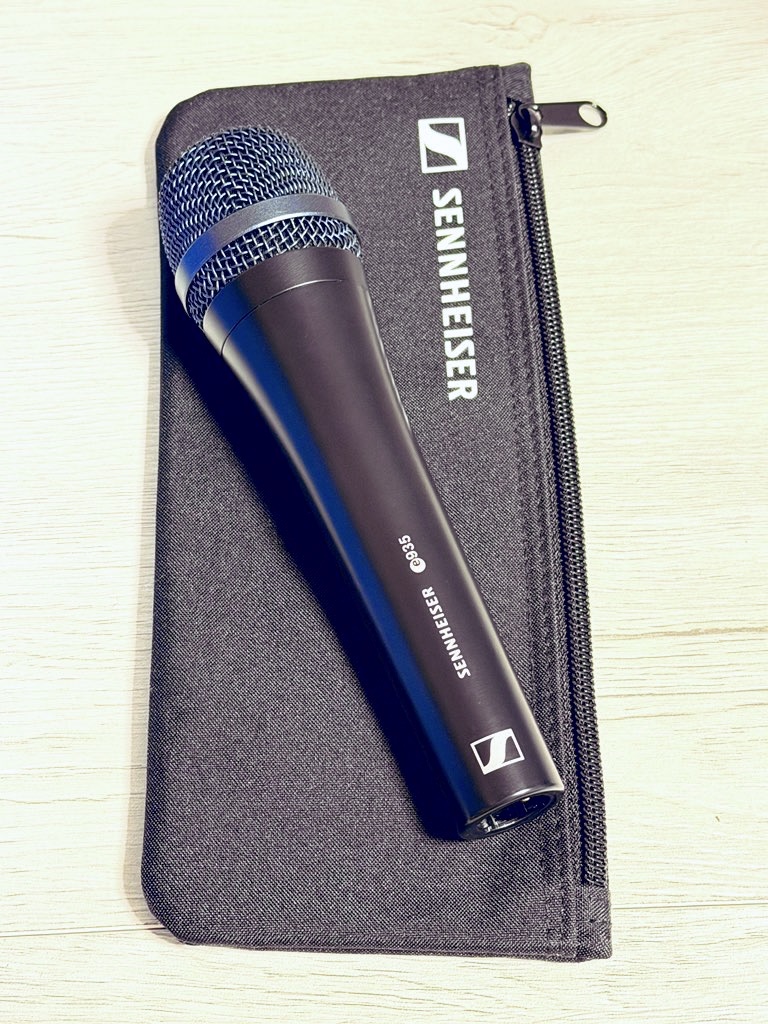 SENNHEISER e935 ダイナミックマイクと専用ポーチ