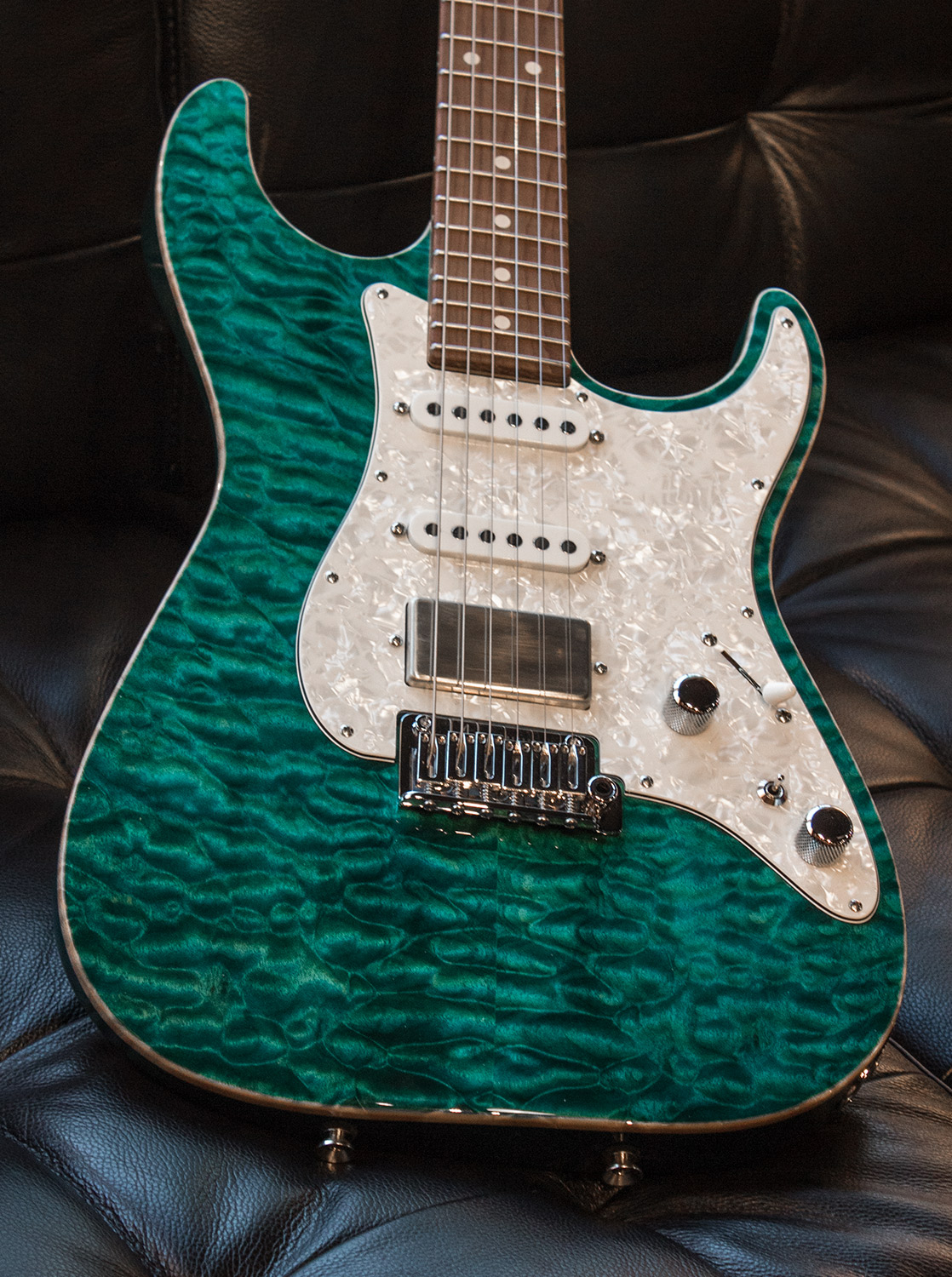 Tom Anderson Drop Topのボディとピックアップ