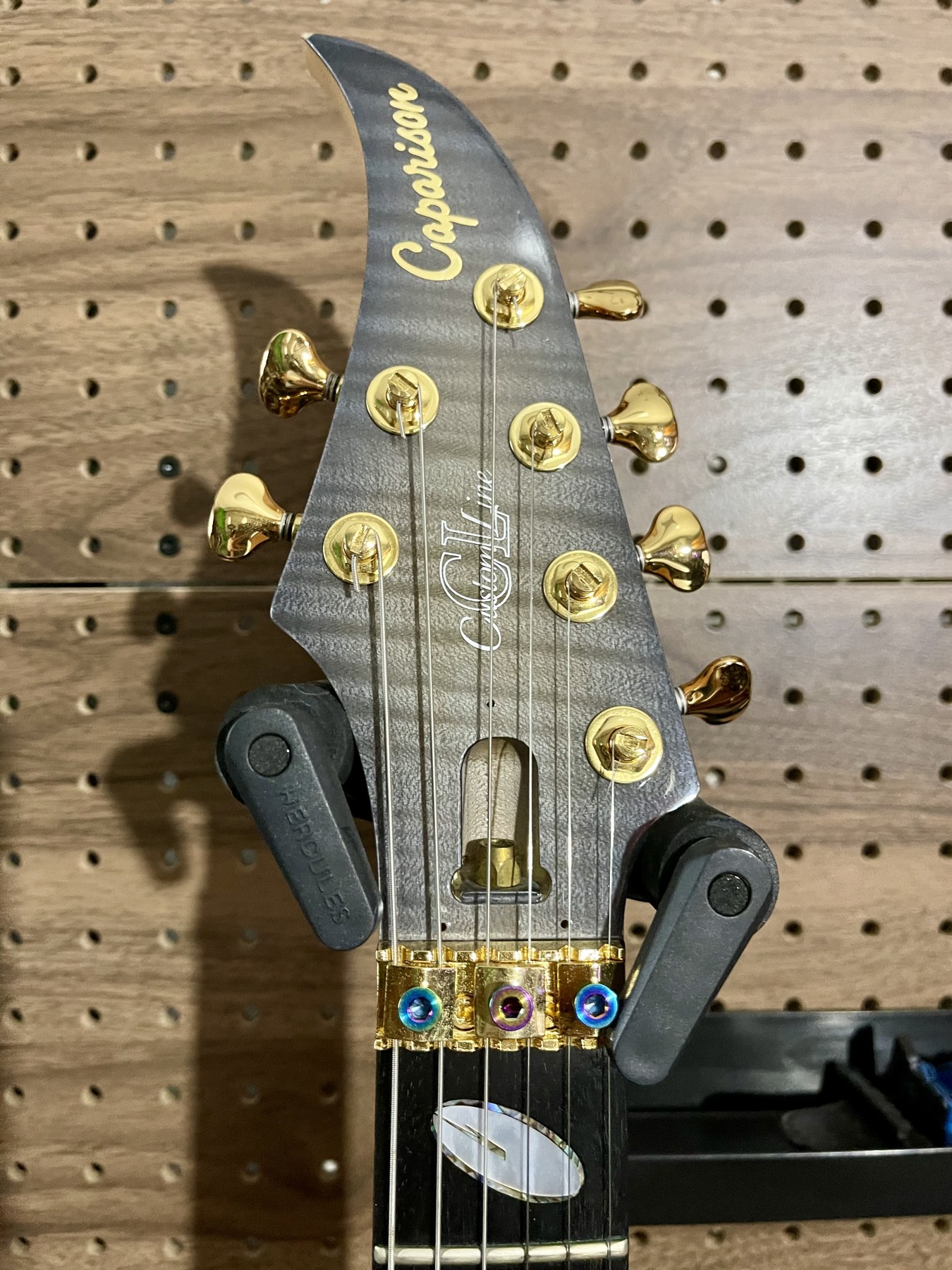 Caparison Super Horusのヘッド