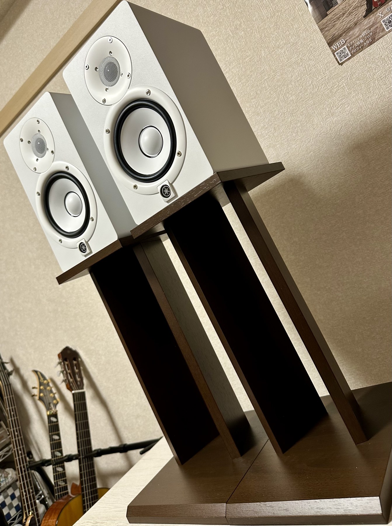 YAMAHA HS5:スピーカーとスタンド